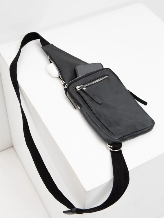 Кожаная сумка-карман темно-серого цвета