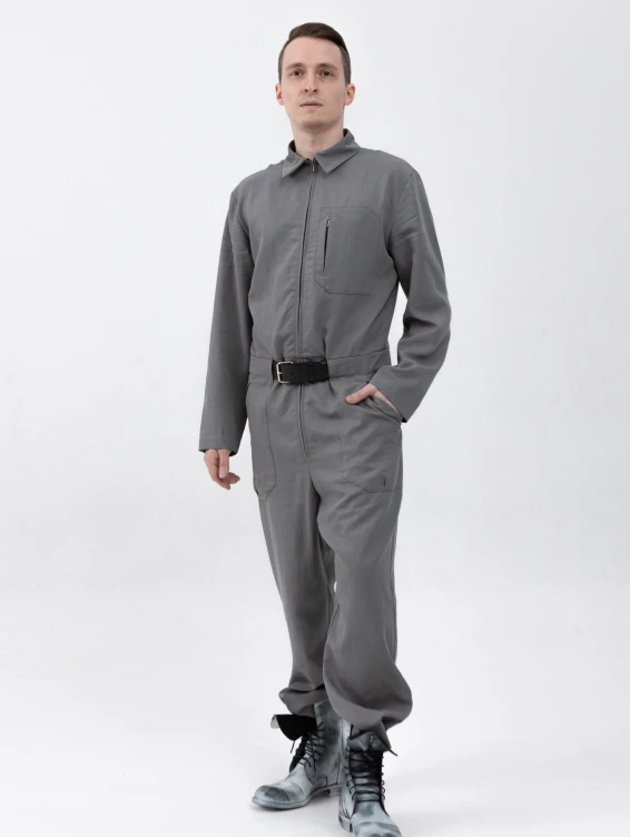 Легкий серый комбинезон на молнии