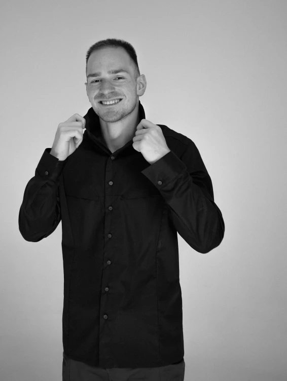 Рубашка с нагрудными карманами черная