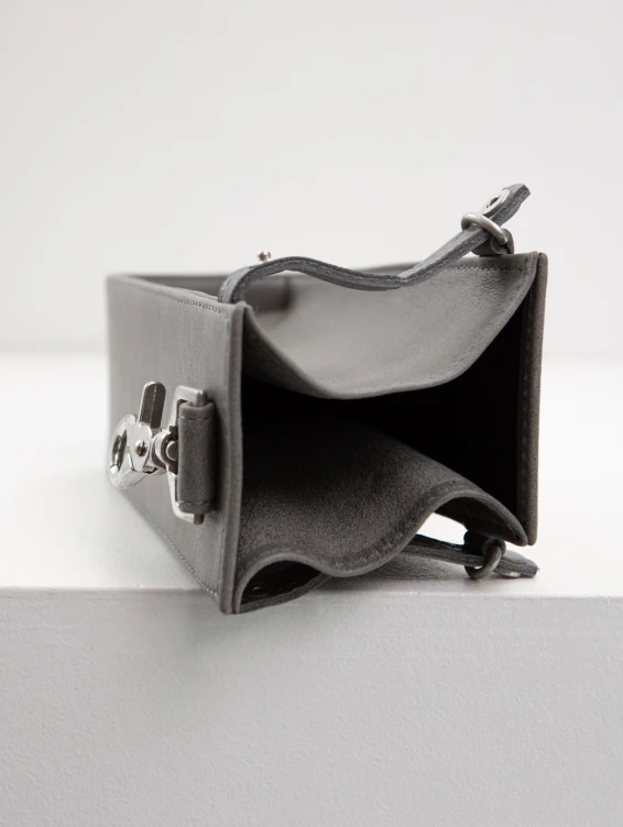Подвесной кожаный карман для бутылки воды серый