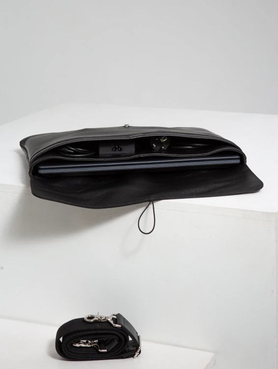 Кожаная сумка-папка для ноутбука черная