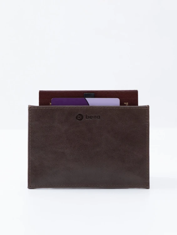 Кожаная обложка-карман для паспорта коричневая