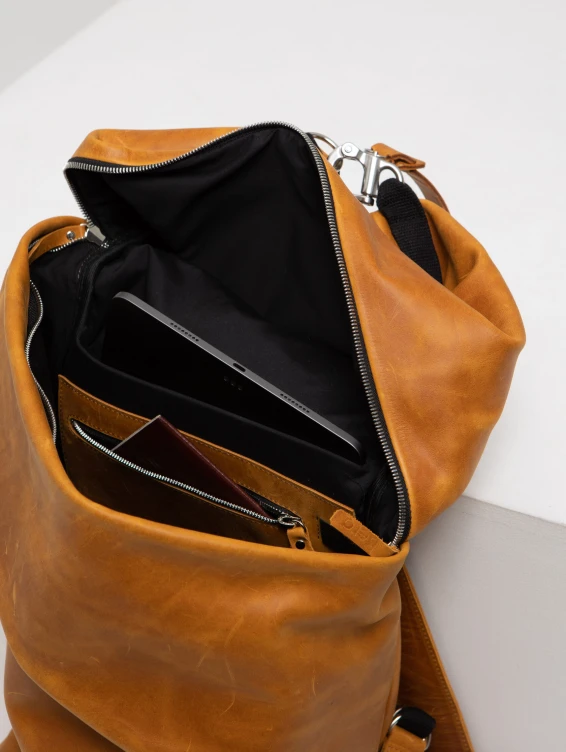 Роллтоп кожаный рыжий с винтажным эффектом