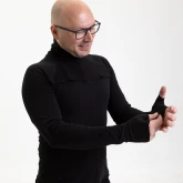 Черный бадлон с пальчиком