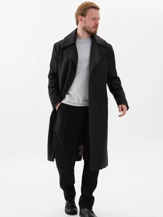 Шерстяное пальто черное в елочку