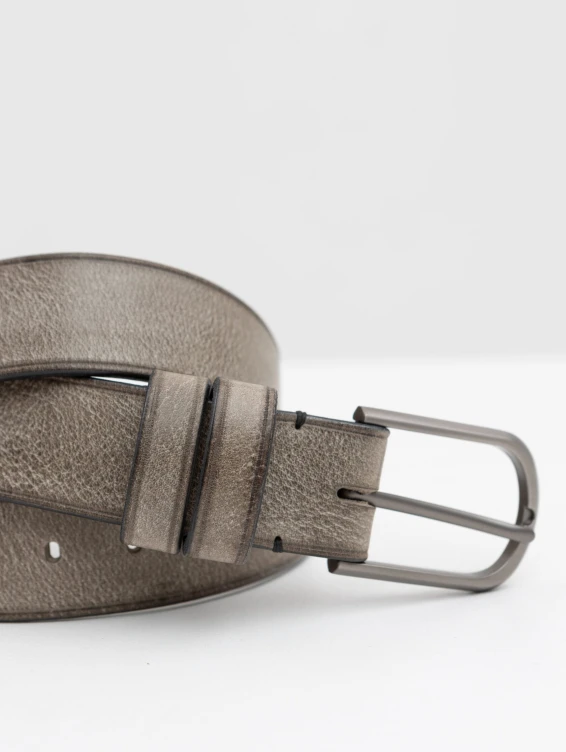 Кожаный пепельно-серый ремень с винтажным эффектом