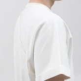 Асимметричная футболка с подвернутыми рукавами белая, вид сбоку