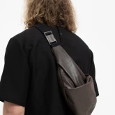 Кожаная поясная сумка Rock коричневая, вид сзади