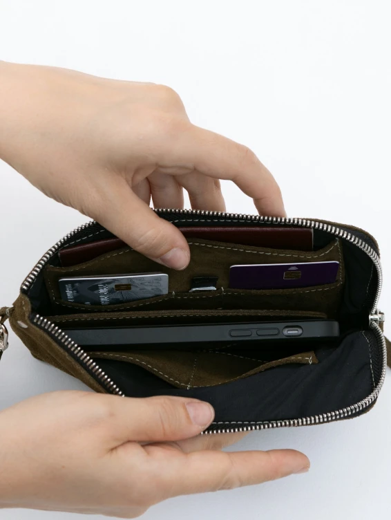 Кожаный клатч зеленый