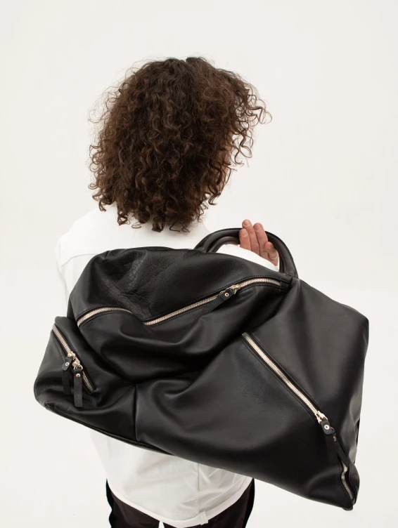 Кожаный саквояж черный