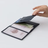 Кожаная обложка для паспорта синяя