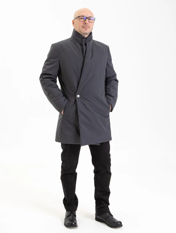 Пальто зимнее средней длины серое