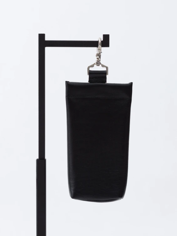 Подвесной кожаный очечник черный