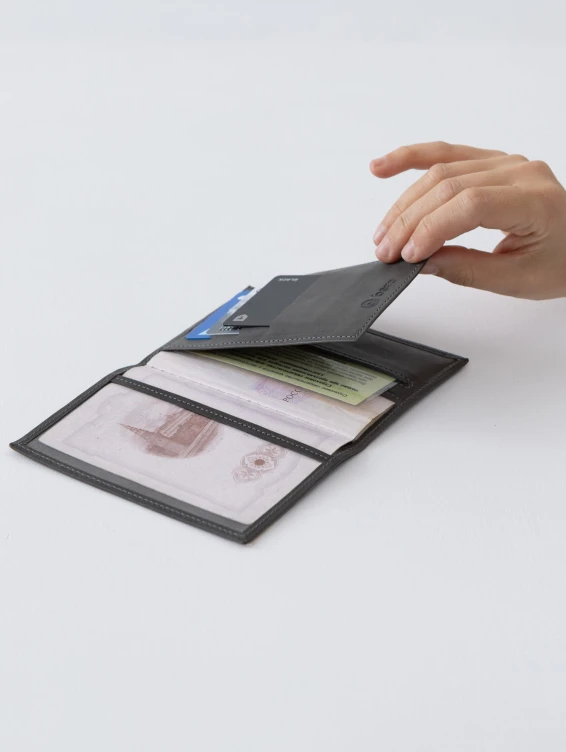 Кожаная обложка для паспорта темно-серая