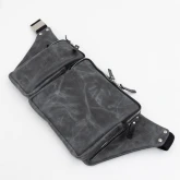 Большая кожаная поясная сумка темно-серого цвета, вид спереди