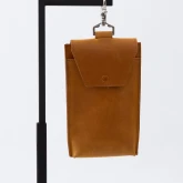 Кожаный подвесной чехол для телефона рыжий с винтажным эффектом