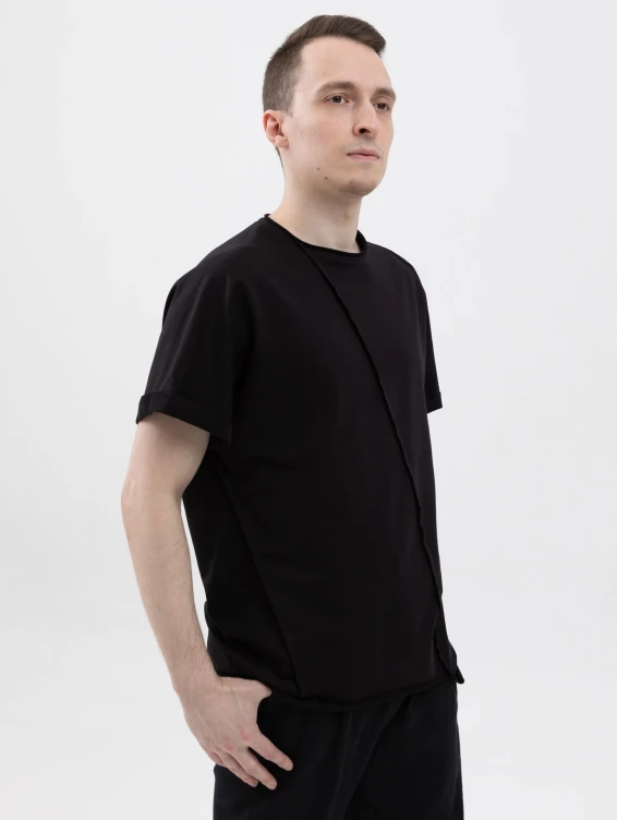 Асимметричная футболка с подвернутыми рукавами черная