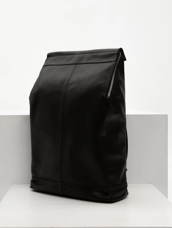 Рюкзак кожаный со скрытой застежкой черный