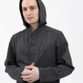 Длинная льняная рубашка с капюшоном черная, крупный план