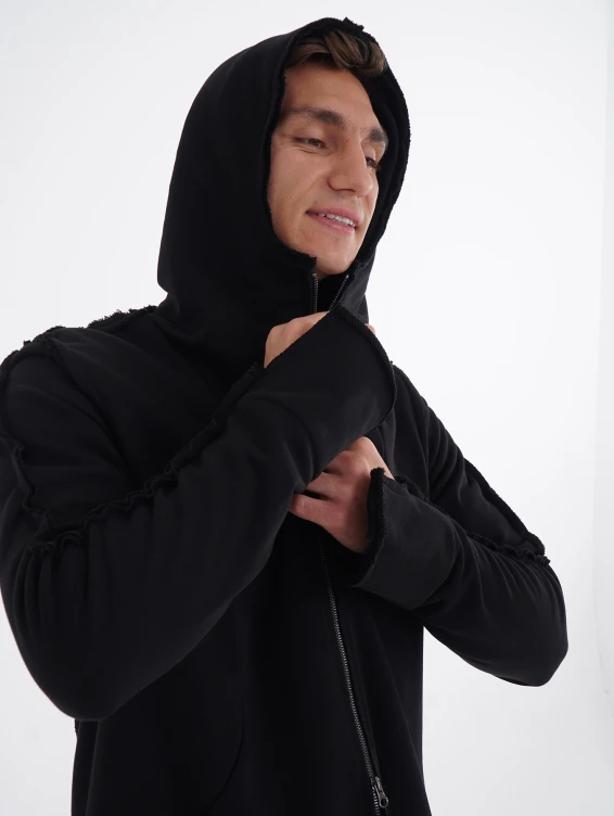 Черная кофта на молнии с капюшоном