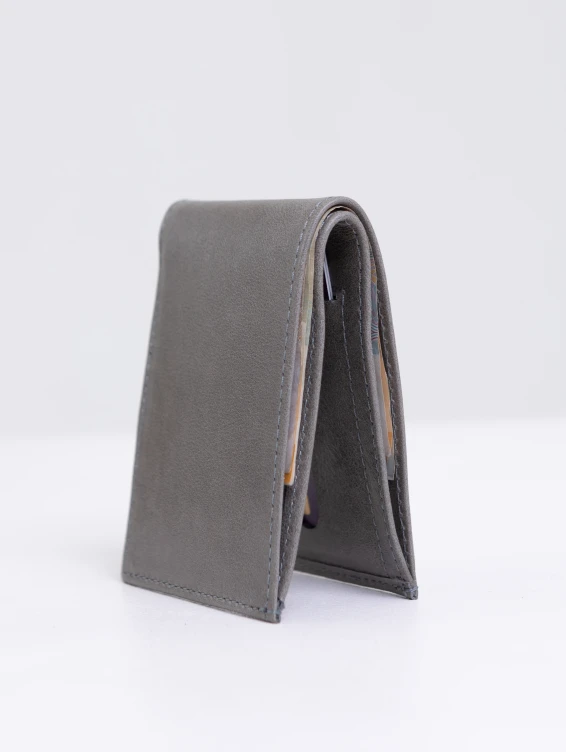 Тонкий кожаный кошелек серый