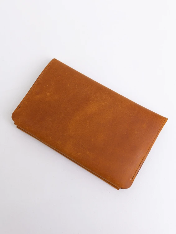 Кожаный холдер для документов, купюр и карт рыжий с винтажным эффектом
