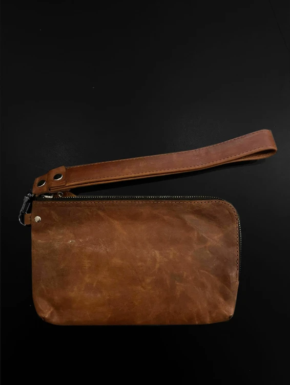 Кожаный клатч рыжий с винтажным эффектом