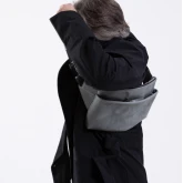 Поясная прямоугольная сумка серая с винтажным эффектом