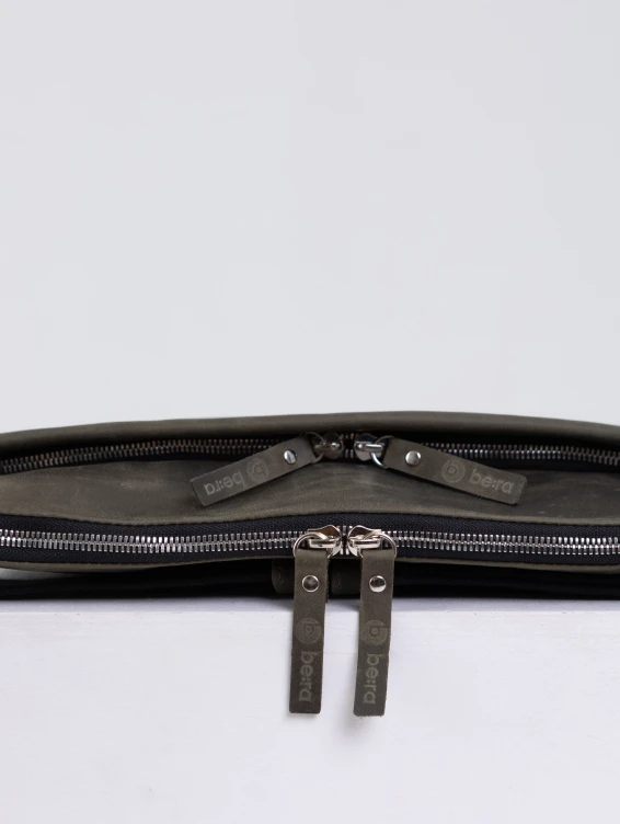 Поясная прямоугольная сумка зеленая с винтажным эффектом