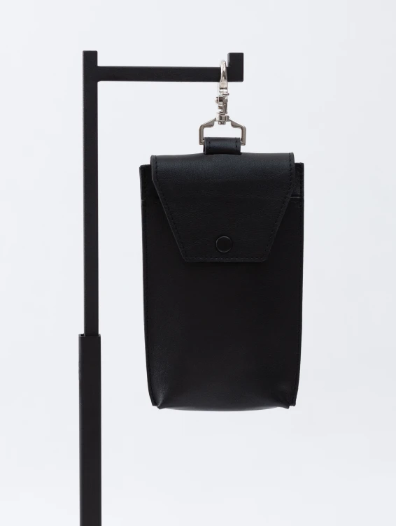 Кожаный подвесной чехол для телефона черный