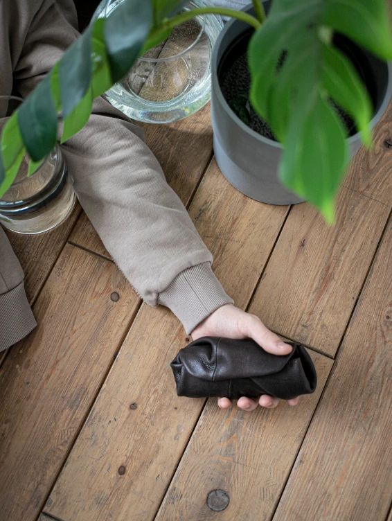 Кожаная ключница коричневая