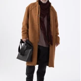 Мягкое шерстяное пальто рыжего цвета