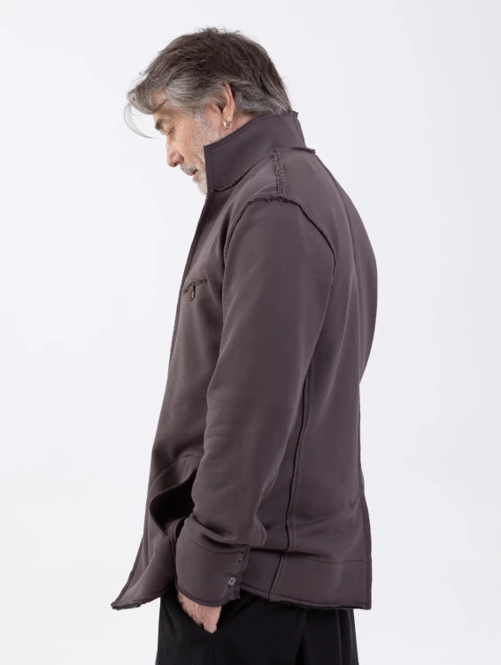 Коричневый трикотажный жакет на пуговицах