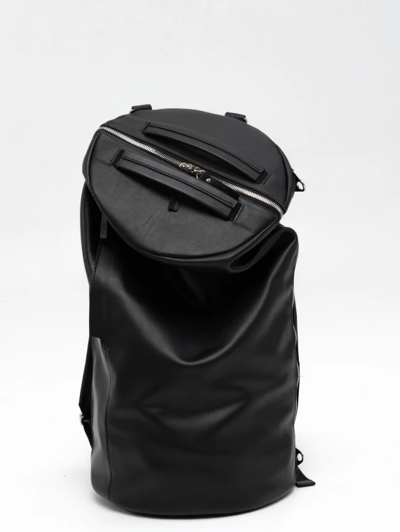 Кожаная сумка-рюкзак черная