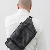 Большая кожаная поясная сумка темно-серого цвета