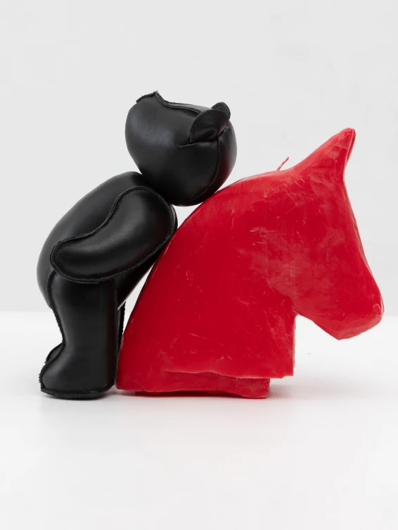 Кожаный черный Медведь набитый опилками