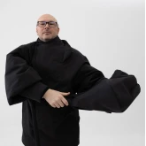 Зимнее пальто с капюшоном чёрное